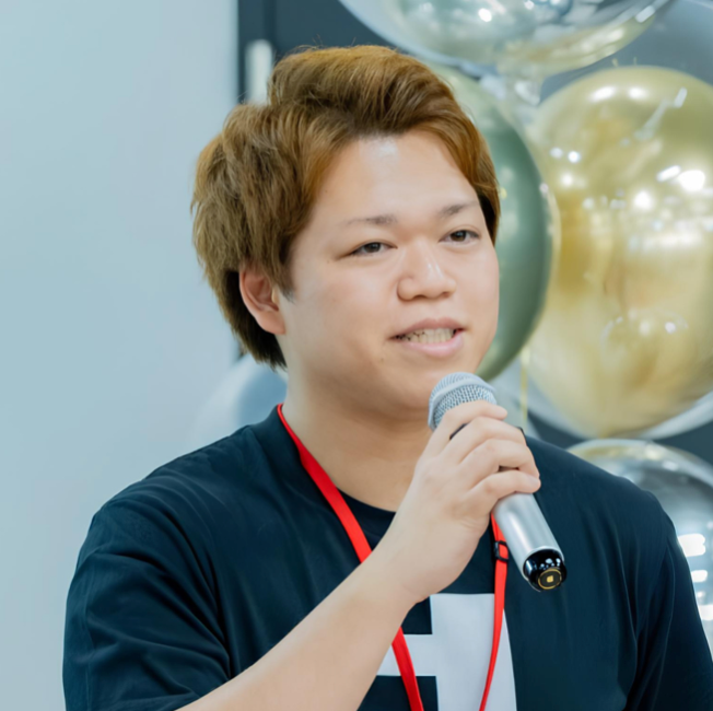 西館 聖哉 氏